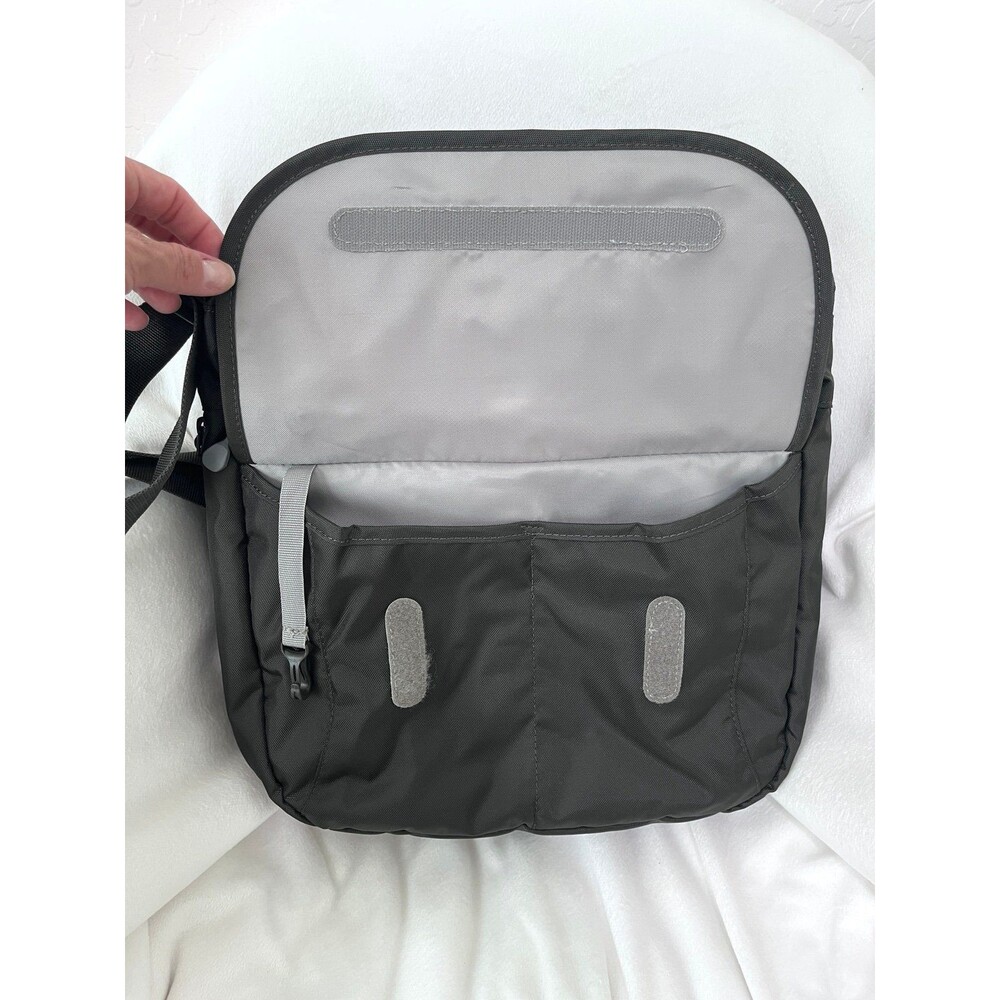 Lowepro StreamLine 250 Multi-Device Camera Shoulder Bag - Grey - Picture 4 of 5